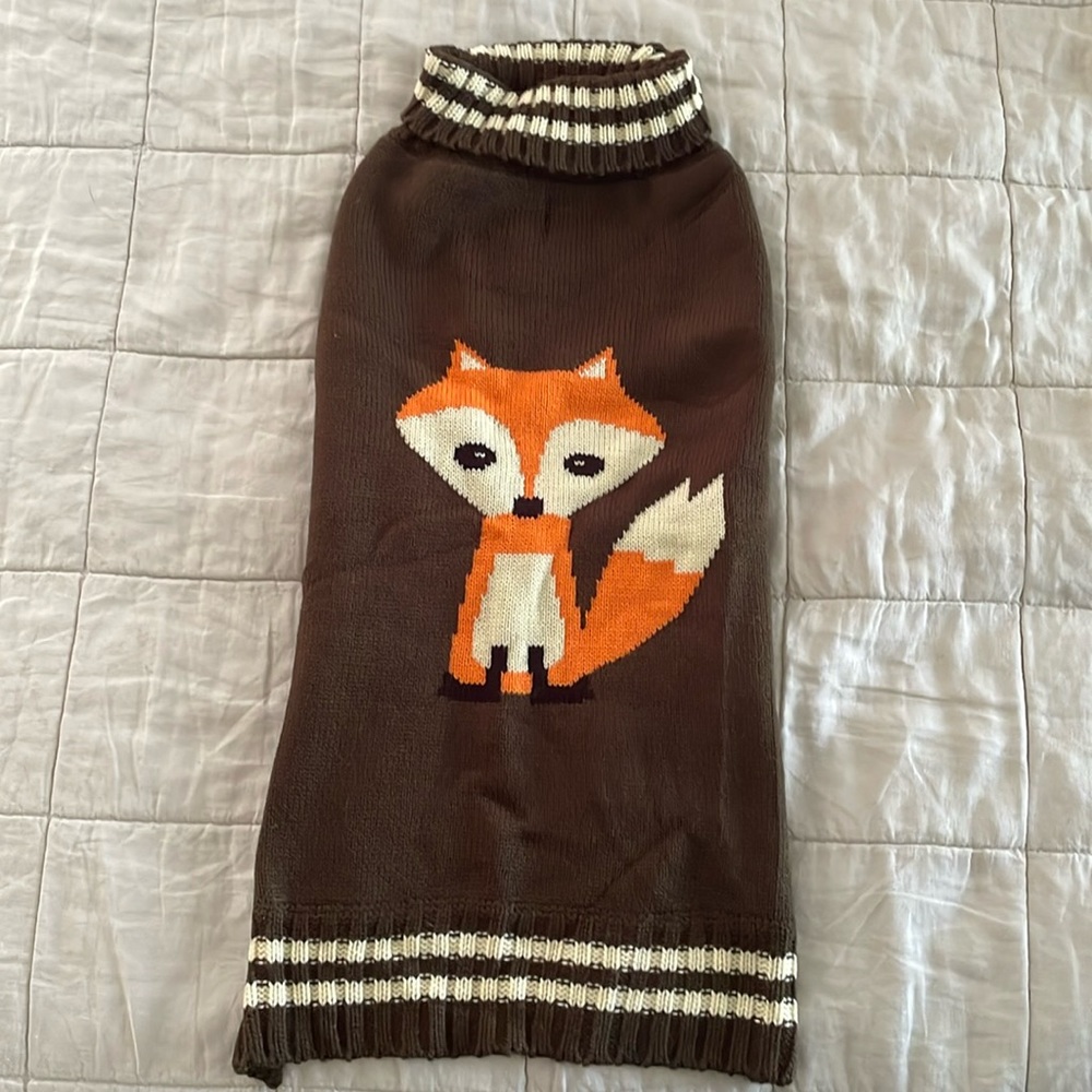 Fab Dog Fox turtleneck olive 22”. NWT